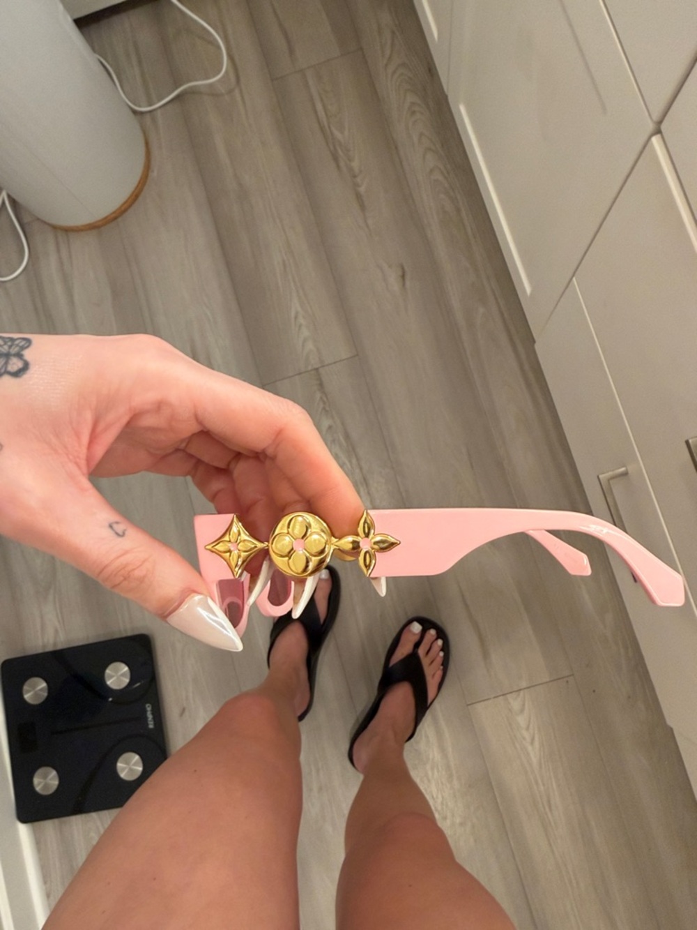 Louis Vuitton Pink Rectangular Sunglasses - Picture 5 of 6